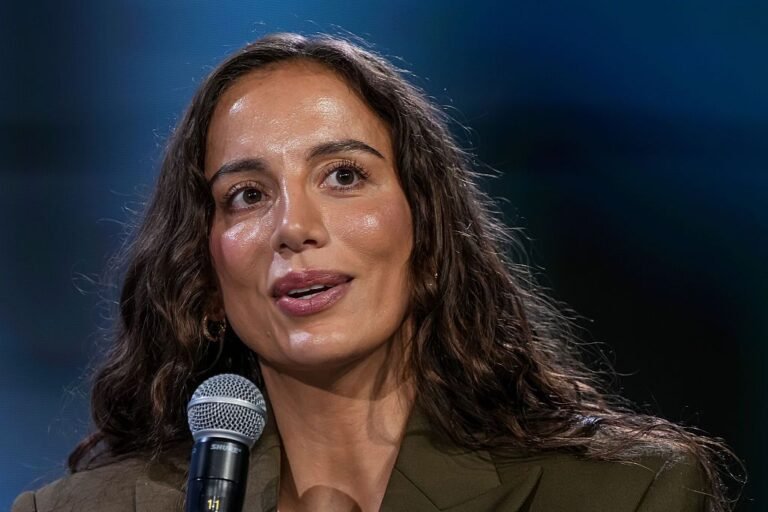 Accel Eyes $1B Round for Thinking Machines at $40B Valuation